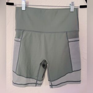 Aerie Chill Play Move Bike Shorts, L